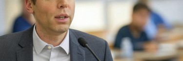 Sam Altman : "Les étudiants doivent maîtriser l'IA comme notre génération a maîtrisé la programmation"